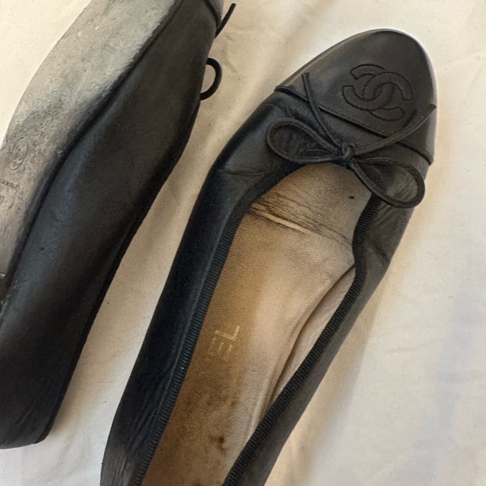CHANEL Black Women's Slippers used - Picture 4 of 12